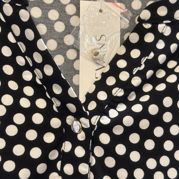 EVANS Black & White Polka Dot V Neck Blouse Size 26/28 or 4/5X Plus Size NWT - Picture 4 of 9